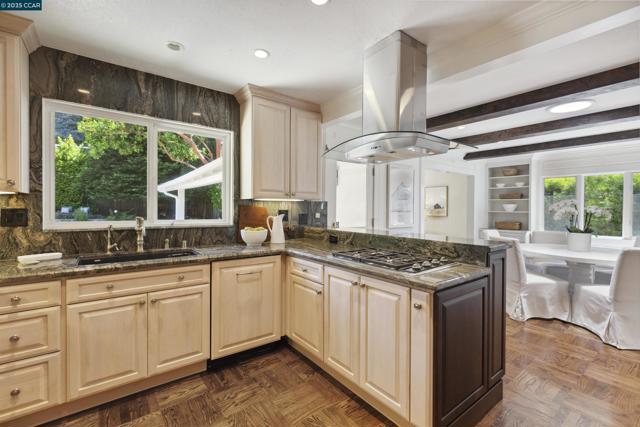 51 Ivy Dr, Orinda CA: https://media.crmls.org/mediaz/37a91290-9601-4ea8-a27c-6fc34c3643f5.jpg