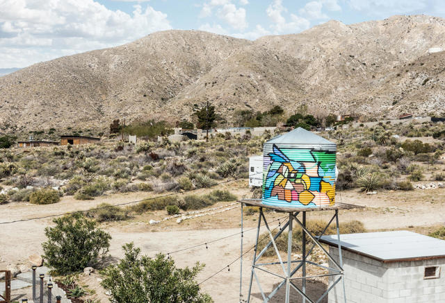 9223 N Star Trail, Morongo Valley CA: https://media.crmls.org/mediaz/37a9bb32-7b10-4359-bcf3-99e132fbbe44.jpg