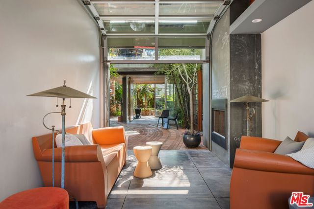 927 Amoroso photo 18
