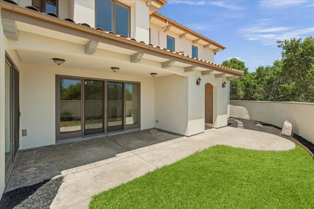 2100 Stone Ridge Drive, Royal Oaks CA: https://media.crmls.org/mediaz/37a9f88c-7d5a-4fc0-ab56-278328420257.jpg