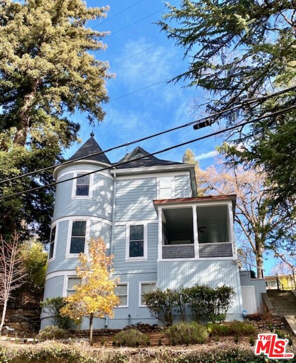 2985 Clay Street