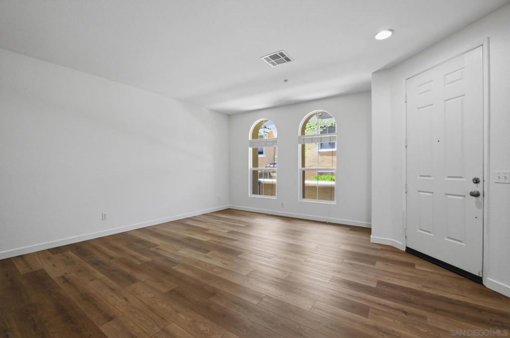 1151 Goddard - photo 2