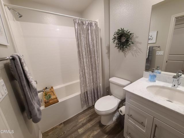 Upstairs Hall Bathroom