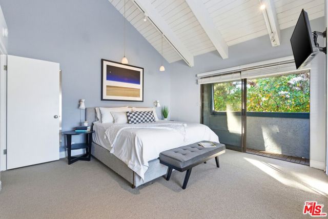 1013 16th Street, Santa Monica CA: https://media.crmls.org/mediaz/37abea7b-898c-4aaa-bae9-9551e2179b9e.jpg