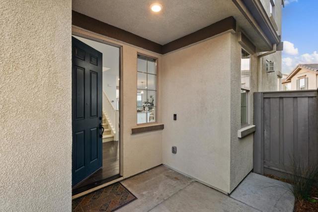 355 Crestview Circle, Daly City CA: https://media.crmls.org/mediaz/37ace03f-ed44-4225-a0f8-e4e59c21e82a.jpg
