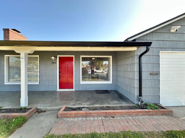 364 Sequoia Street, Salinas CA: https://media.crmls.org/mediaz/37acefb6-3d73-4e78-a40b-fcefc1bd6fdb.jpg