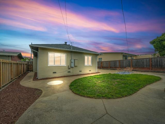 328 Heather Way, South San Francisco CA: https://media.crmls.org/mediaz/37ad9e0e-f234-40d2-901d-8acbe1adc8e0.jpg