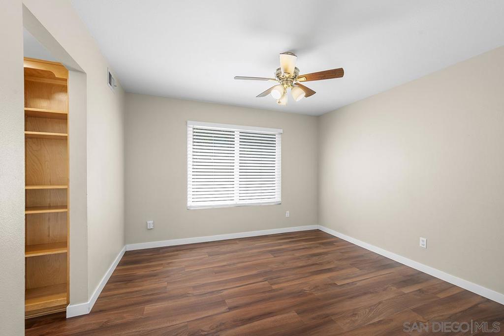 4452 Camrose Avenue - photo 12