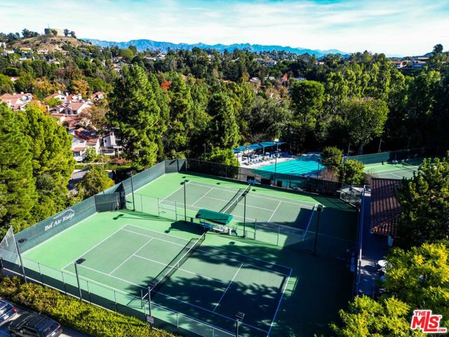 3018 Nicada Drive, Los Angeles CA: https://media.crmls.org/mediaz/37af8331-5f31-4111-b29e-6cfb0f78c729.jpg
