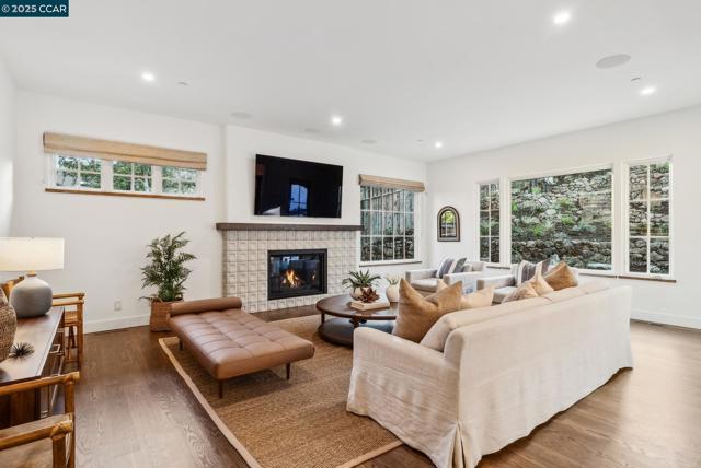 Image 3 of 60 For 1121 Rahara Dr.