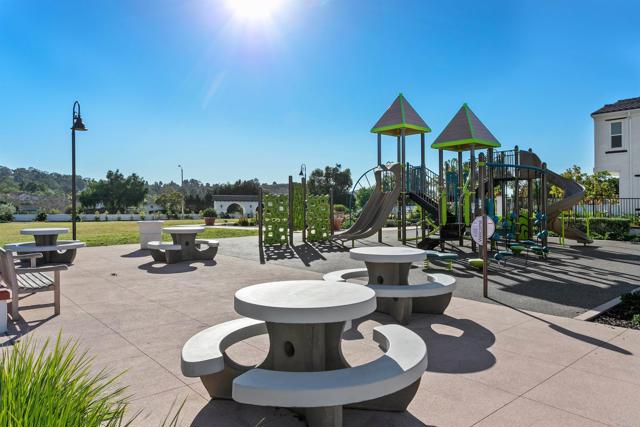 Detail Gallery Image 36 of 48 For 4192 Camino Campana, Oceanside,  CA 92057 - 4 Beds | 3 Baths