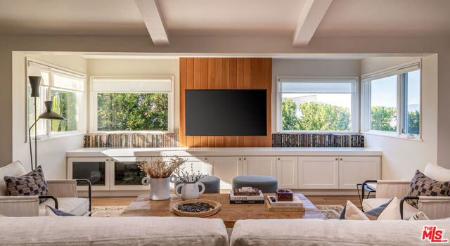 5 Bed Home for Sale in Beverly Hills, California