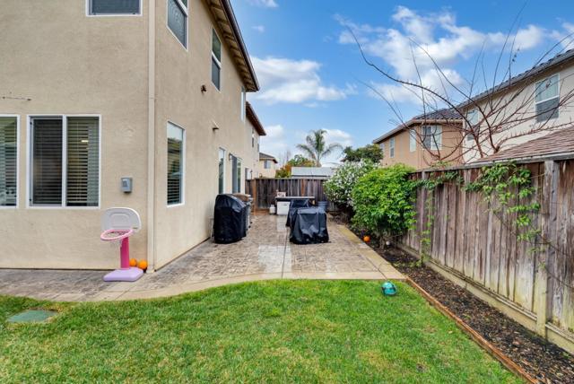 1028 Capri Way, Salinas CA: https://media.crmls.org/mediaz/37b08674-7544-4e39-944e-f8d4d250d500.jpg