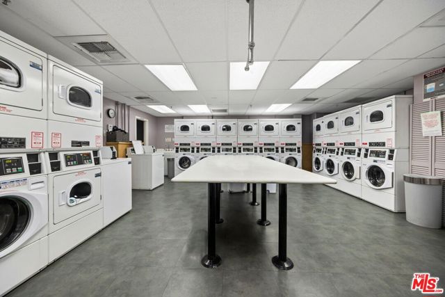 2170 Century Park East, Los Angeles CA: https://media.crmls.org/mediaz/37b0ac51-29d0-4503-9d12-71f2035325bb.jpg