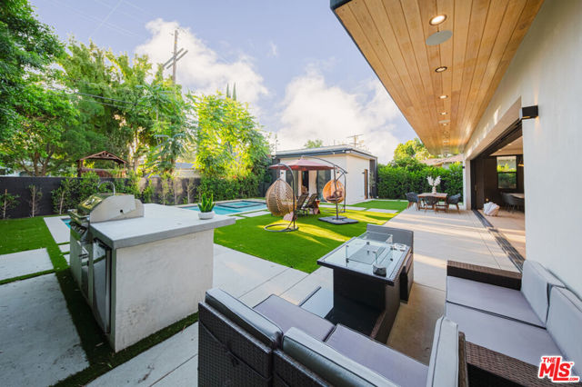 5141 Varna Avenue, Sherman Oaks CA: https://media.crmls.org/mediaz/37b0ff33-0c21-4150-8236-5c098c8cc02c.jpg
