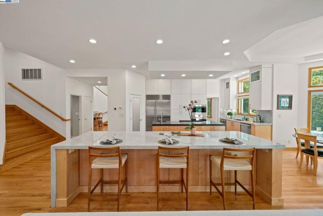 45221 Rutherford Ter, Fremont CA: https://media.crmls.org/mediaz/37b12d41-dece-4b39-87e1-7911a9b749e5.jpg
