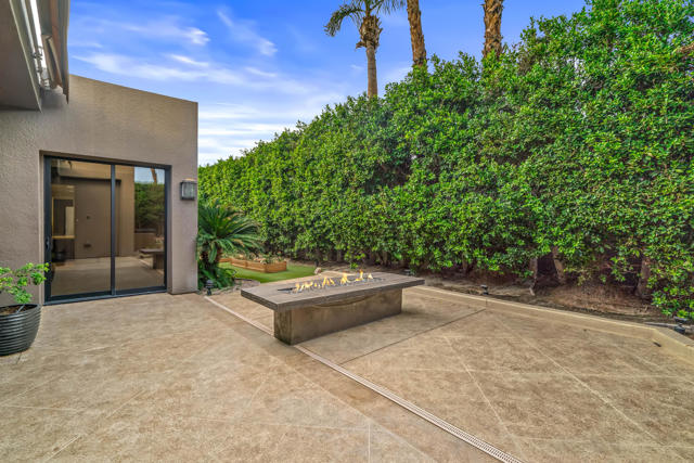 79200 Jack Rabbit Trail, La Quinta CA: https://media.crmls.org/mediaz/37b1e397-2bca-4096-8cc0-44ee8ab258a6.jpg