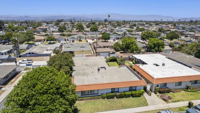 1401 Glenwood Drive, Oxnard CA: https://media.crmls.org/mediaz/37b29368-4379-4147-907c-8e984698b291.jpg