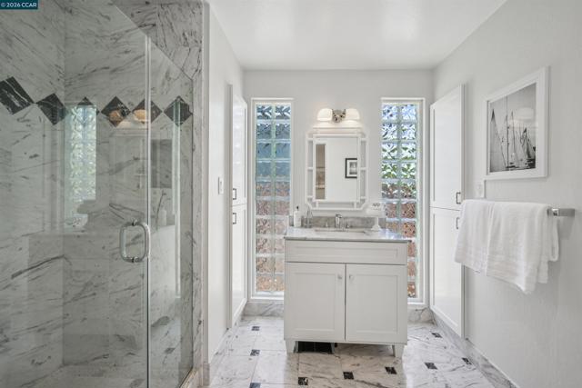 3231 Camino Colorados, Lafayette CA: https://media.crmls.org/mediaz/37b2cc7e-cbdf-4bbd-b820-3be37d6c5081.jpg