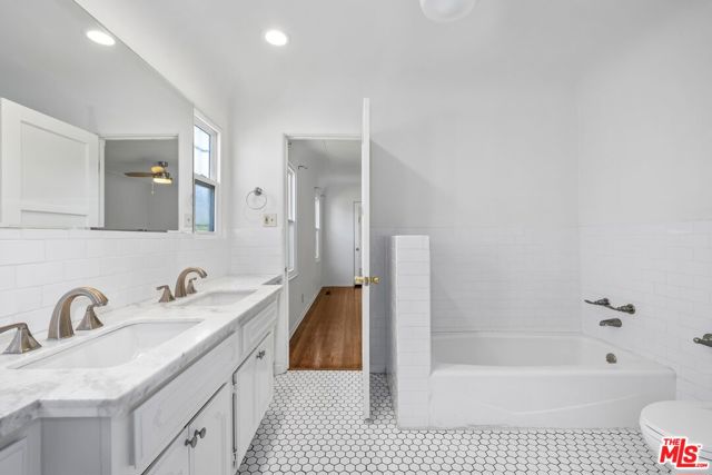 133 N Alta Vista Boulevard, Los Angeles CA: https://media.crmls.org/mediaz/37b3396d-05d0-4276-bdc6-6a8431ece7f3.jpg