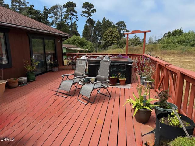 18391 Old Coast Highway, Fort Bragg CA: https://media.crmls.org/mediaz/37b3df6d-0280-414d-907c-23f8d689f162.jpg