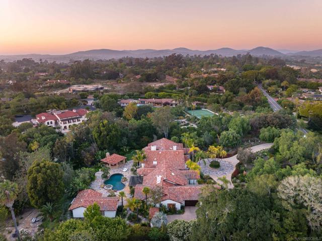 17550 Via De Fortuna, Rancho Santa Fe CA: https://media.crmls.org/mediaz/37b4544f-59e1-48fc-8085-2395f008f76e.jpg