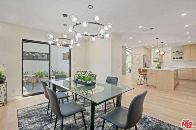 23442 Burbank Boulevard, Woodland Hills CA: https://media.crmls.org/mediaz/37b49d9e-b2bf-4c7b-acc3-6c08441f606b.jpg