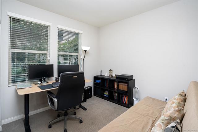 16206 Veridian Cir, San Diego CA: https://media.crmls.org/mediaz/37b59941-9e13-4ca6-9867-f3a9024235e8.jpg