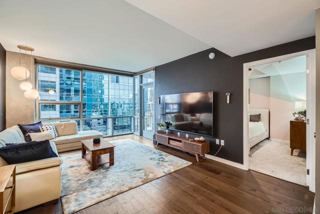321 10th Ave, San Diego CA: https://media.crmls.org/mediaz/37b60fa6-f58b-47e5-a692-37c7089f9957.jpg