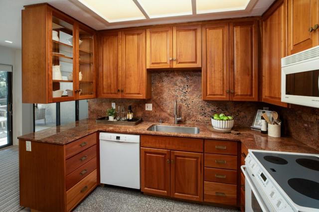 1290 Sharon Park Drive, Menlo Park CA: https://media.crmls.org/mediaz/37b74856-b33d-4742-bb32-eb0569b186d8.jpg
