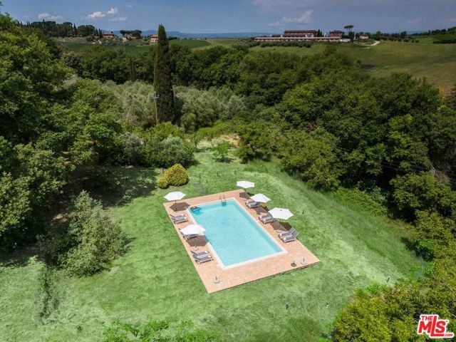 10 Via San Lorenzo, Umbria, ITALY,  CA: https://media.crmls.org/mediaz/37b74fde-c5ec-43d4-a420-dba30427aeb6.jpg