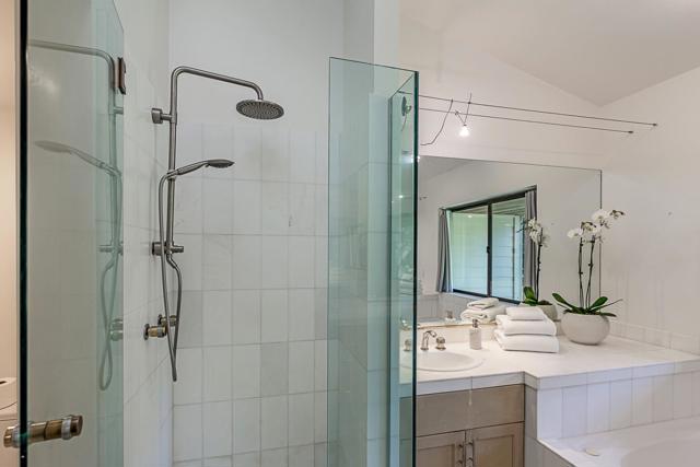 3 Oak Forest Court, Portola Valley CA: https://media.crmls.org/mediaz/37b7eac8-c68a-4cfb-99a7-ebb1ab378cad.jpg