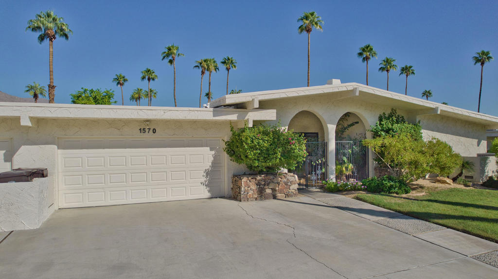1570 S La Verne Way