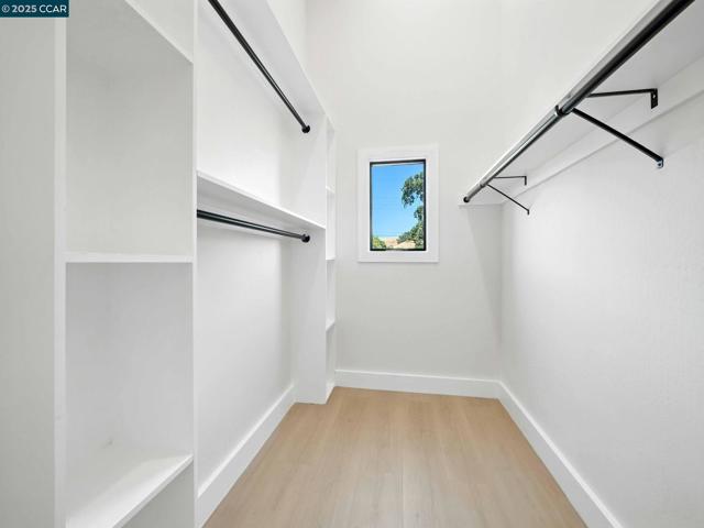 1542 Hillgrade Ave, Alamo CA: https://media.crmls.org/mediaz/37b856c2-eb50-491b-8f45-d36ffd885981.jpg