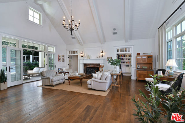 Image 13 of 55 For 3640 Longridge Avenue