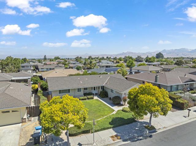 1500 Sunset Drive, Hollister CA: https://media.crmls.org/mediaz/37b9a4a2-5231-4457-83df-69dd5cfb7e7d.jpg