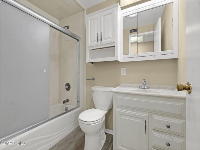 2264 Cochran Street, Simi Valley CA: https://media.crmls.org/mediaz/37ba43b4-3d9b-4ca5-b3b2-e107f106be91.jpg