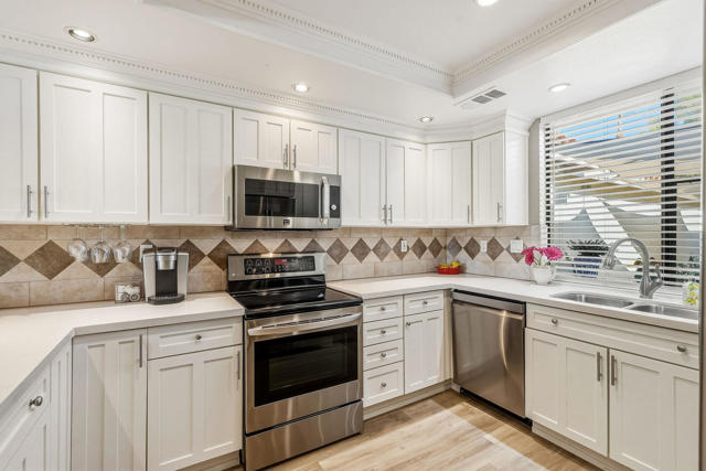303 Villena Way, Palm Desert, CA 92260