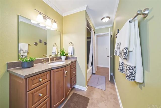 Detail Gallery Image 9 of 29 For 2073 Mountain View Dr, Escondido,  CA 92027 - 4 Beds | 2 Baths