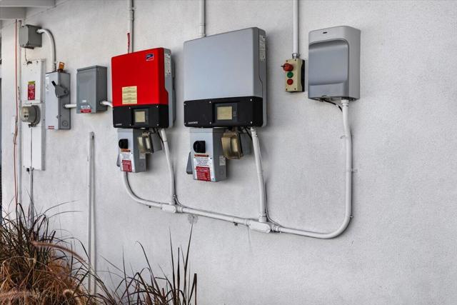 Image 28 of 33 For 400 Via Escuela