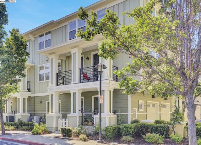 40702 Greystone Ter, Fremont CA: https://media.crmls.org/mediaz/37bb31c9-d51c-4516-a73e-35b4d23c795a.jpg