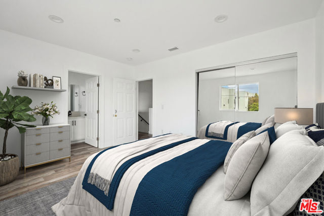 2516 Malabar Street, Los Angeles CA: https://media.crmls.org/mediaz/37bb7238-4578-4a54-9014-20f9c8247945.jpg
