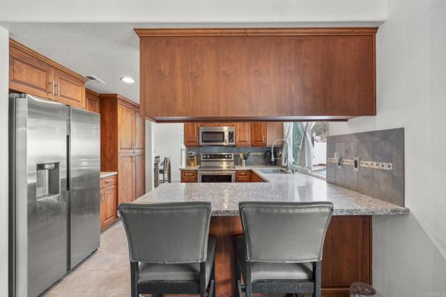 Detail Gallery Image 13 of 54 For 9126 Sinsonte Ln, Lakeside,  CA 92040 - 4 Beds | 3 Baths