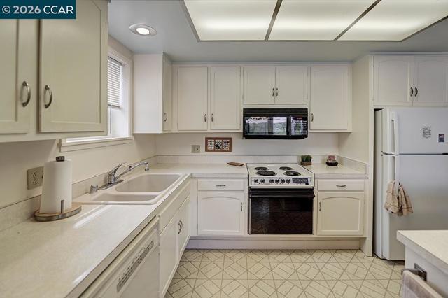 1301 Leisure Ln, Walnut Creek CA: https://media.crmls.org/mediaz/37bcc57f-adca-43b6-93c5-47dba09a3355.jpg