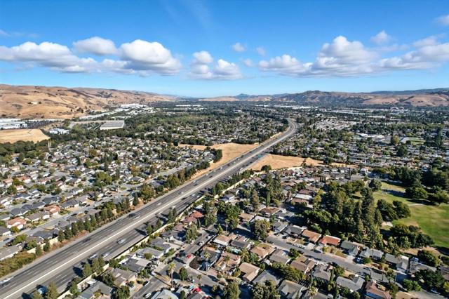 5024 Snow Drive, San Jose CA: https://media.crmls.org/mediaz/37bcc981-e459-4dd9-9f0c-9fd76955e02b.jpg