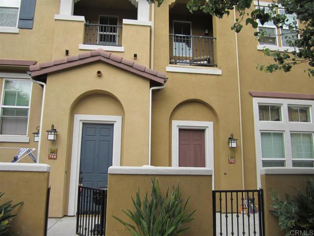742 Mariposa Circle, National City CA: https://media.crmls.org/mediaz/37bd106b-921f-440e-a983-fae1a41a485d.jpg