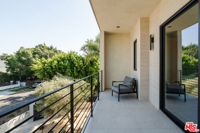819 N Ogden Drive, Los Angeles CA: https://media.crmls.org/mediaz/37bdc5a0-73bc-4726-b018-0b45a99087b1.jpg