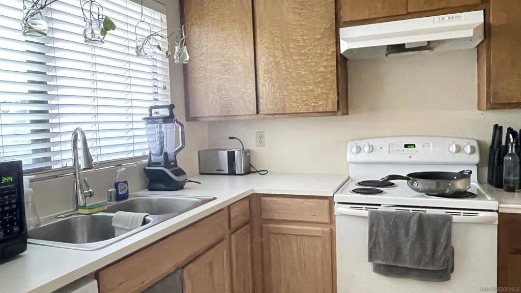 4044 Crystal Dawn Ln - photo 6