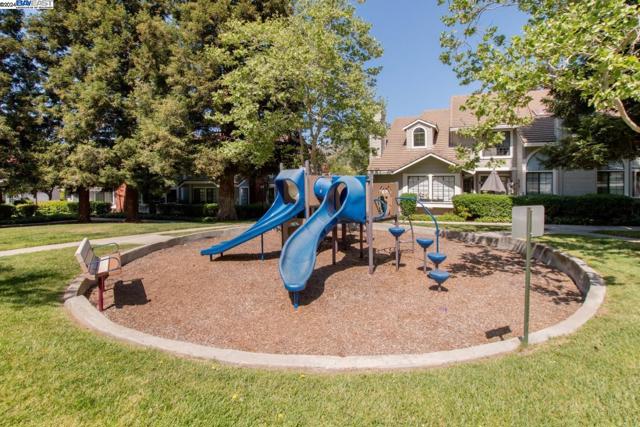 Image 26 of 31 For 2538 Yerba Hills Court