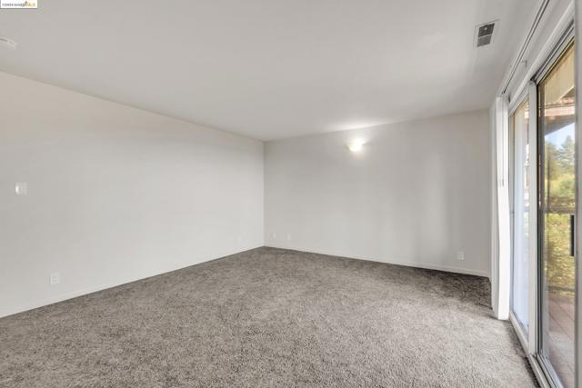 2001 Manzanita Dr, Oakland CA: https://media.crmls.org/mediaz/37bf7a65-9018-4481-8f20-5c327fda4d2c.jpg